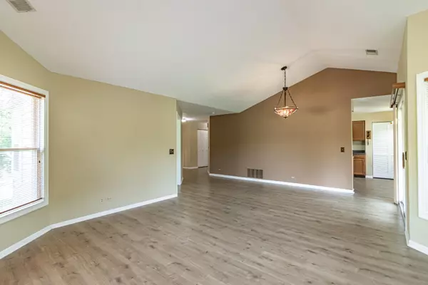 Buffalo Grove, IL 60089,305 Satinwood Terrace