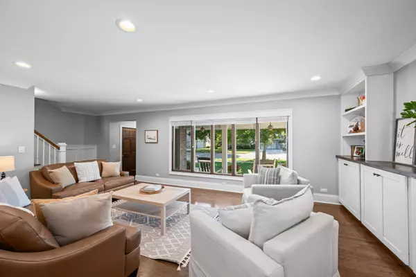 Arlington Heights, IL 60005,1306 S Walnut Avenue