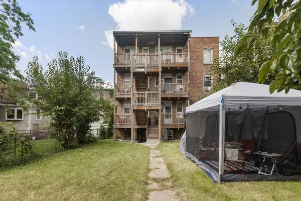 Chicago, IL 60637,7035-37 S Indiana Avenue