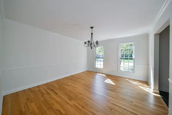 Naperville, IL 60563,825 Biltmore Court