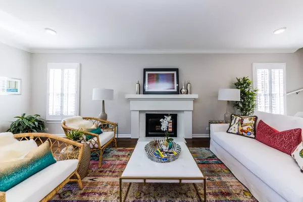 Evanston, IL 60201,2118 Jackson Avenue