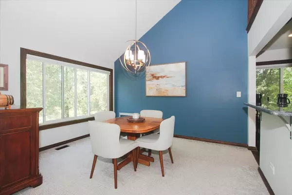 Lake Barrington, IL 60010,716B Old Barn Road #B