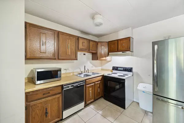 Hazel Crest, IL 60429,17006 Novak Drive #101