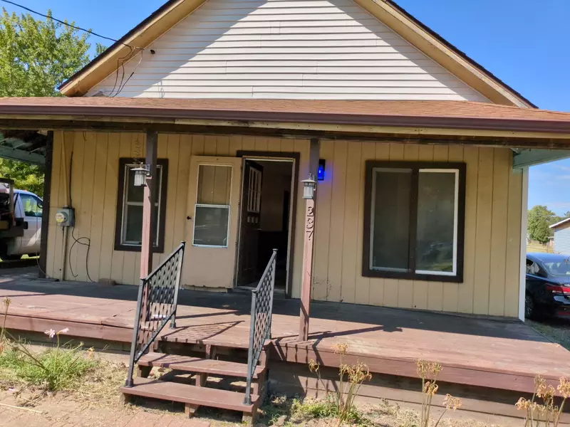 237 W 5th Street, Dunfermline, IL 61524
