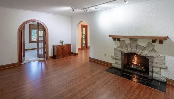 Aurora, IL 60506,123 Ingleside Avenue