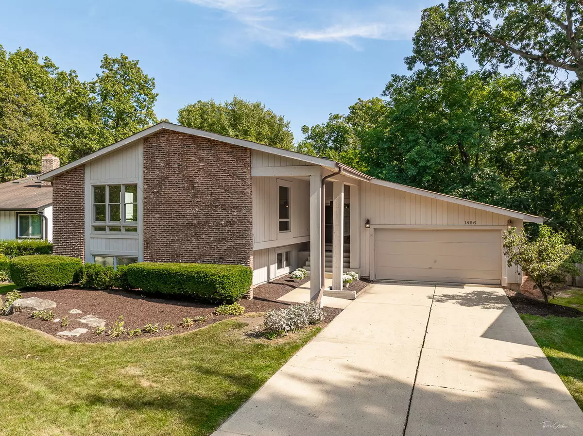 Lisle, IL 60532,1856 Carriage Hill Road