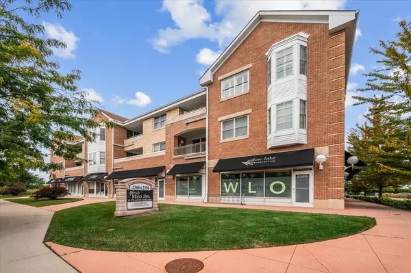 2300 Chestnut Avenue #207, Glenview, IL 60026