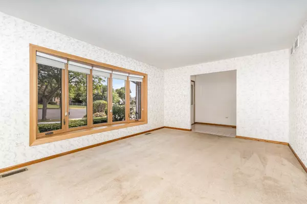 Orland Park, IL 60467,13910 Green Valley Drive