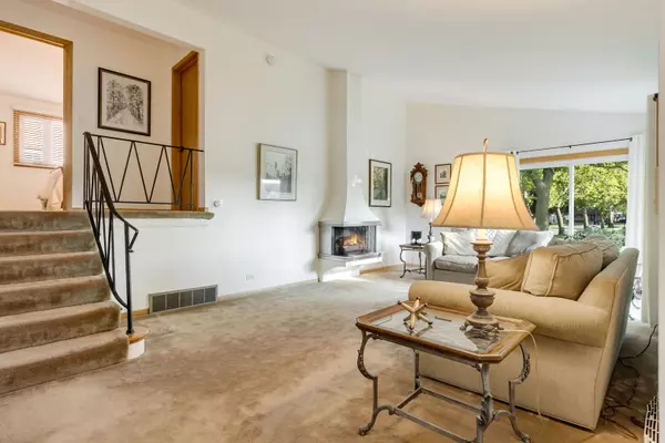 Westchester, IL 60154,11140 Windsor Drive