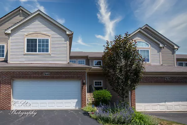 3640 Roanoke Avenue #3640, Carpentersville, IL 60110