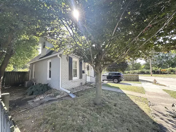 Bloomington, IL 61701,1218 W Macarthur Avenue