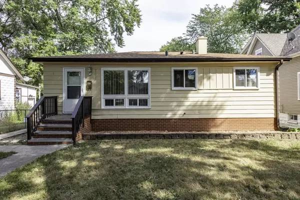 2903 Emmaus Avenue, Zion, IL 60099