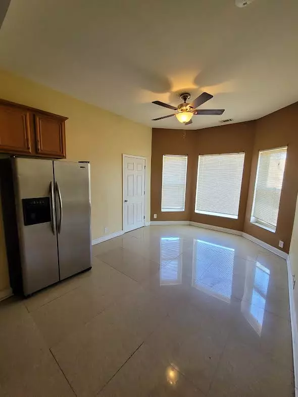 Chicago, IL 60637,5700 S Indiana Avenue