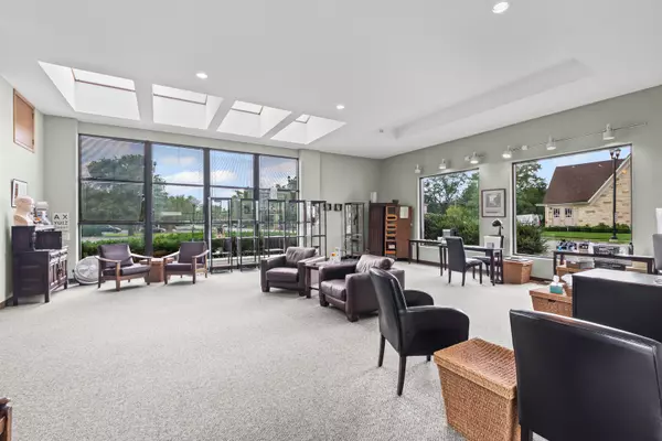 Homewood, IL 60430,18646 Dixie Highway