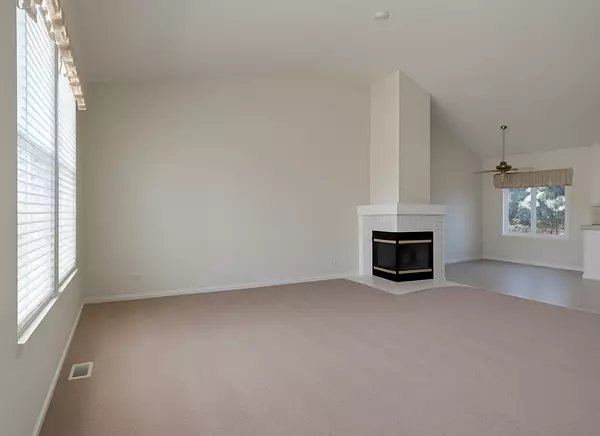 Elgin, IL 60123,Address not disclosed