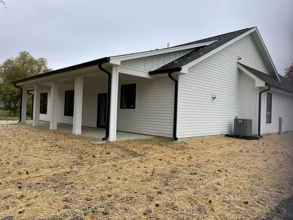 Huntley, IL 60142,12145 Oakcrest Drive