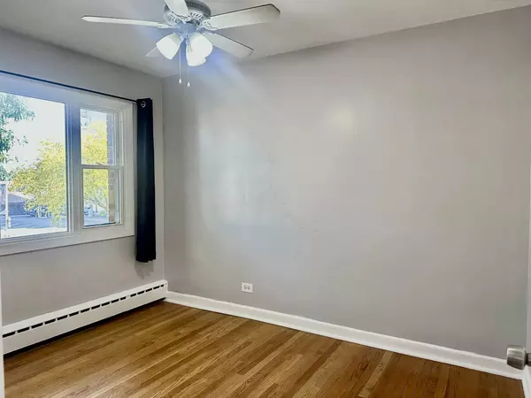 River Forest, IL 60305,1555 Monroe Avenue #2