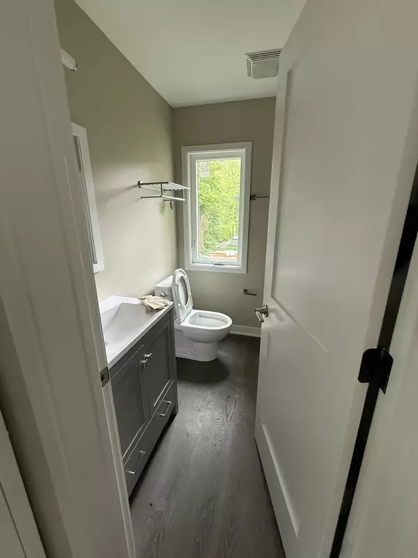 Evanston, IL 60201,1918 Noyes Street #Front