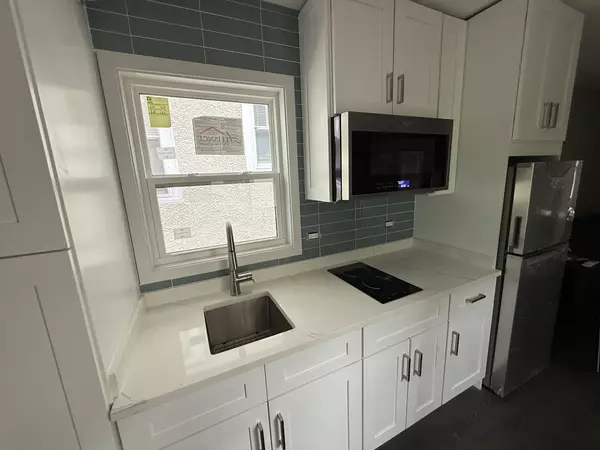 Evanston, IL 60201,1918 Noyes Street #Front