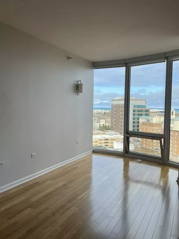 Evanston, IL 60201,807 DAVIS Street #1308