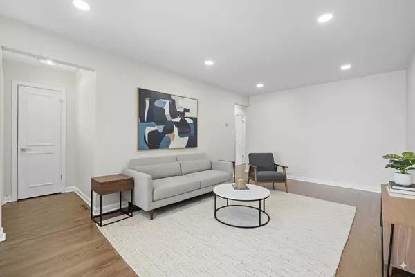 Chicago, IL 60630,5243 N Nagle Avenue