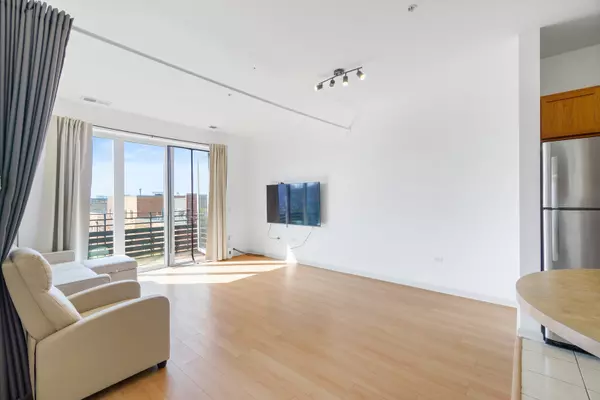 Chicago, IL 60616,17 W 35th Street #406