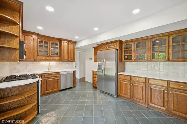 Lake Bluff, IL 60044,160 Forest View Drive
