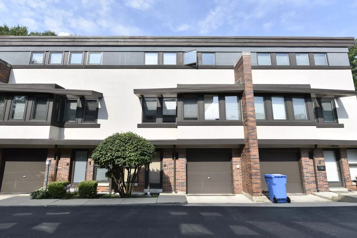 Chicago, IL 60615,Address not disclosed