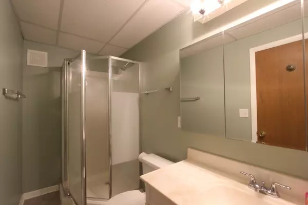 Mchenry, IL 60051,3311-3315 Waukegan Street