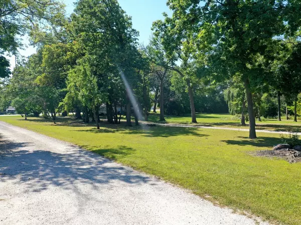 Grayslake, IL 60030,18238 W Gages Lake Road