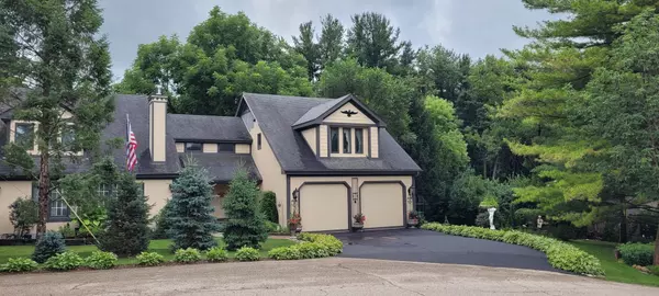 Wonder Lake, IL 60097,8019 Wonder View Drive