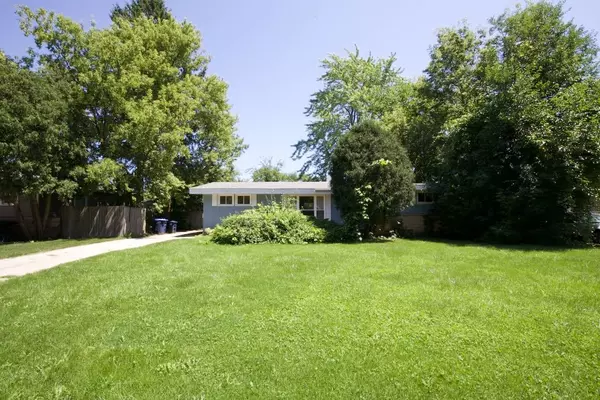 1227 Wood Street, Deerfield, IL 60015
