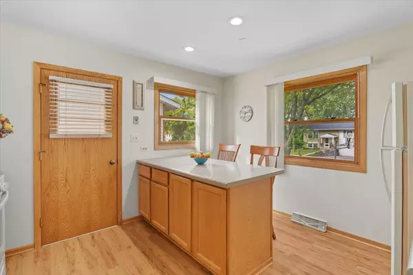 Mundelein, IL 60060,851 Glenview Avenue