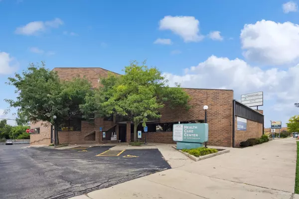 10215 Roosevelt Road #103, Westchester, IL 60154
