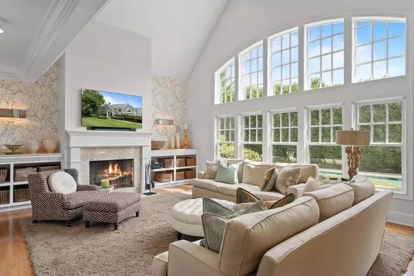 Lake Geneva, WI 53147,1305 Saratoga Lane