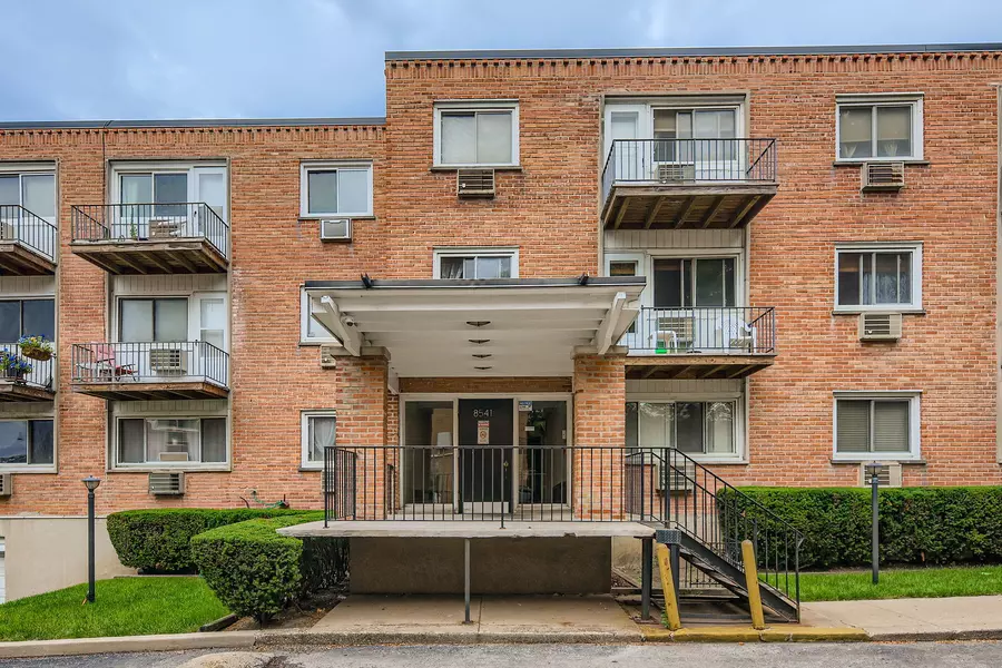 8541 Lotus Avenue #914, Skokie, IL 60077