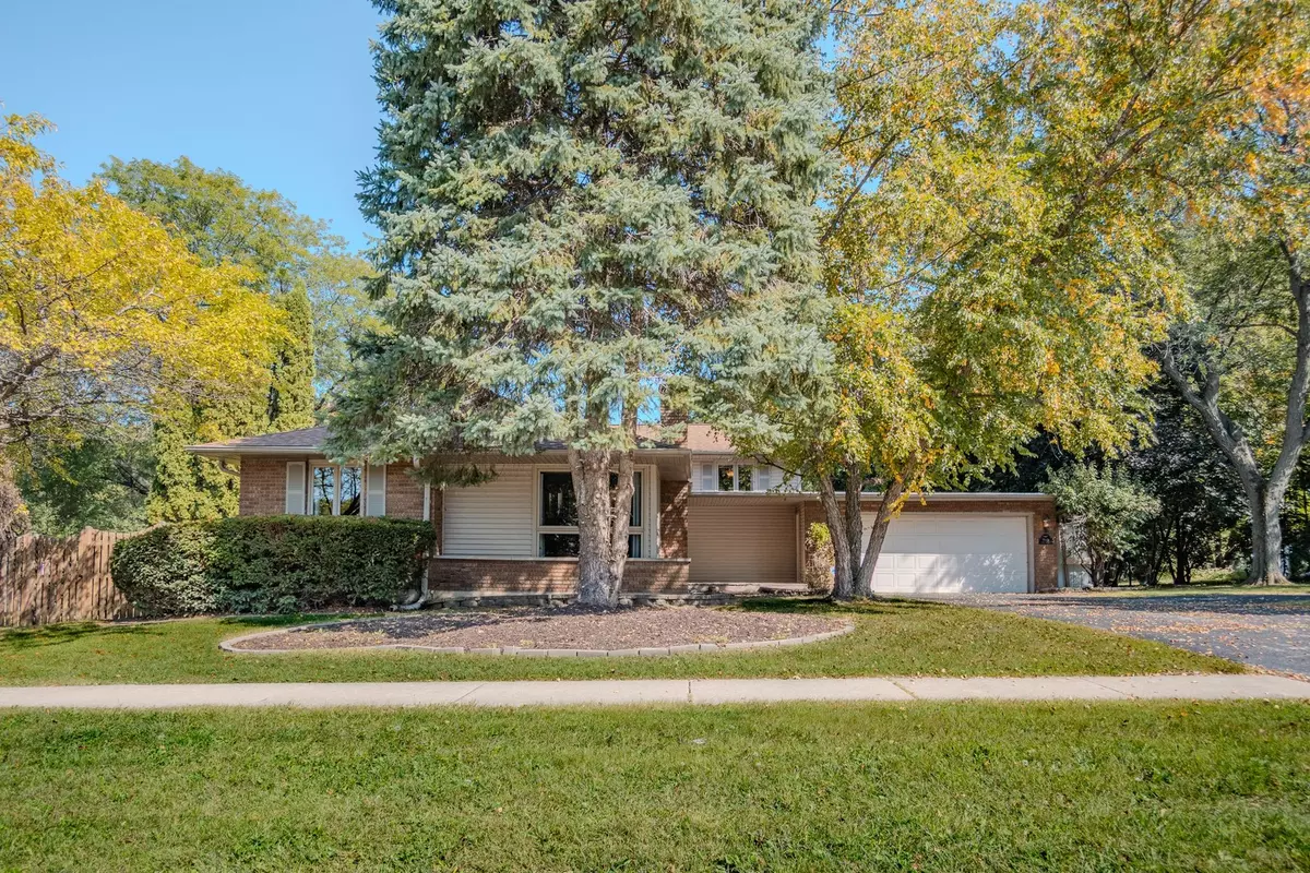 Batavia, IL 60510,918 S RADDANT Road