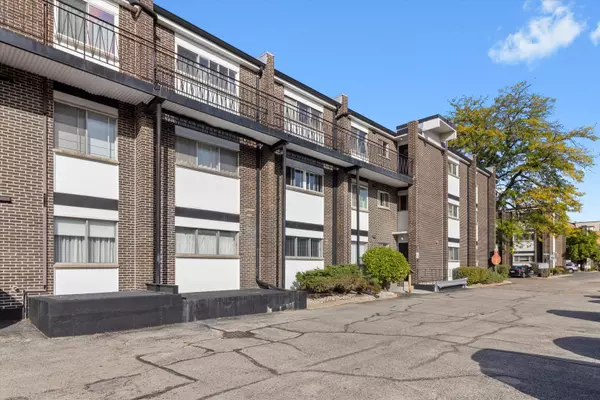 Skokie, IL 60076,10124 Peach Parkway #208