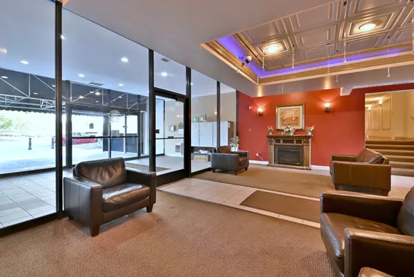 Lombard, IL 60148,2015 S Finley Road #903