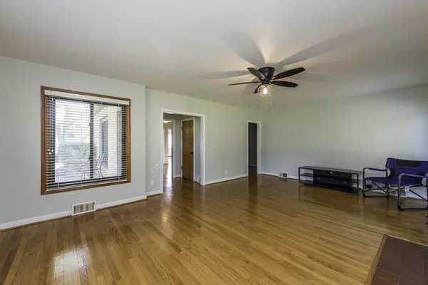 Beach Park, IL 60087,38176 N De Woody Road