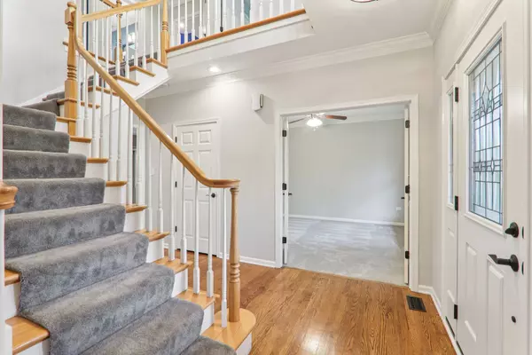 North Aurora, IL 60542,704 Greenbrier Court