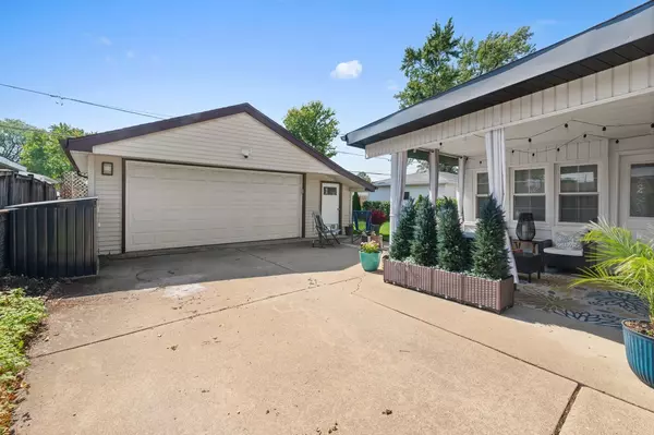 Niles, IL 60714,8517 W Madison Drive