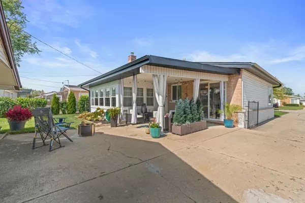 Niles, IL 60714,8517 W Madison Drive