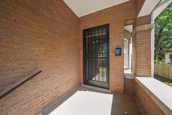 Chicago, IL 60628,11127 S Wallace Street