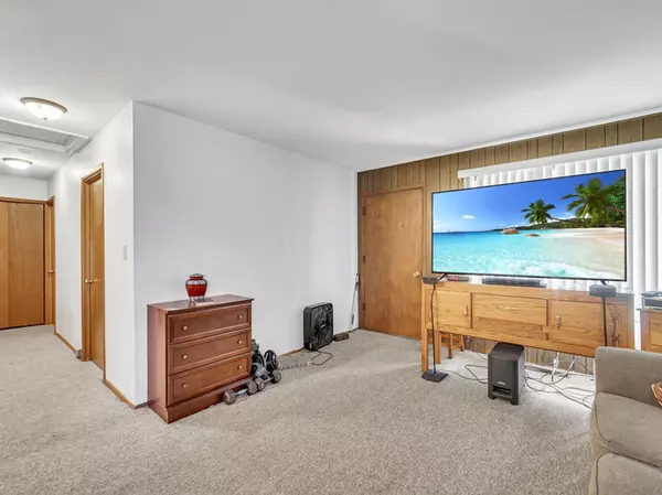 Woodstock, IL 60098,105 Terry Court