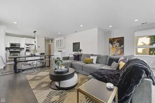 Chicago, IL 60647,1835 N MILWAUKEE Avenue #301