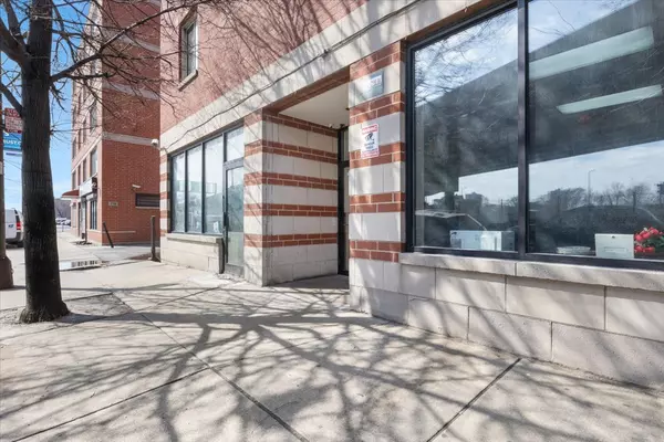 Chicago, IL 60616,2734 S Wentworth Avenue #317