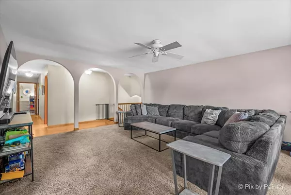 Huntley, IL 60142,14313 Harmony Road