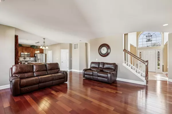 West Dundee, IL 60118,2857 Bristol Court