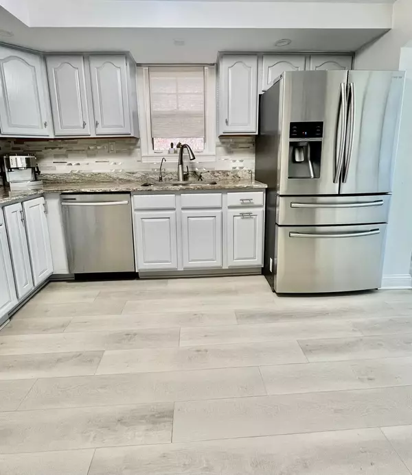 Chicago, IL 60629,6449 S KOLIN Avenue